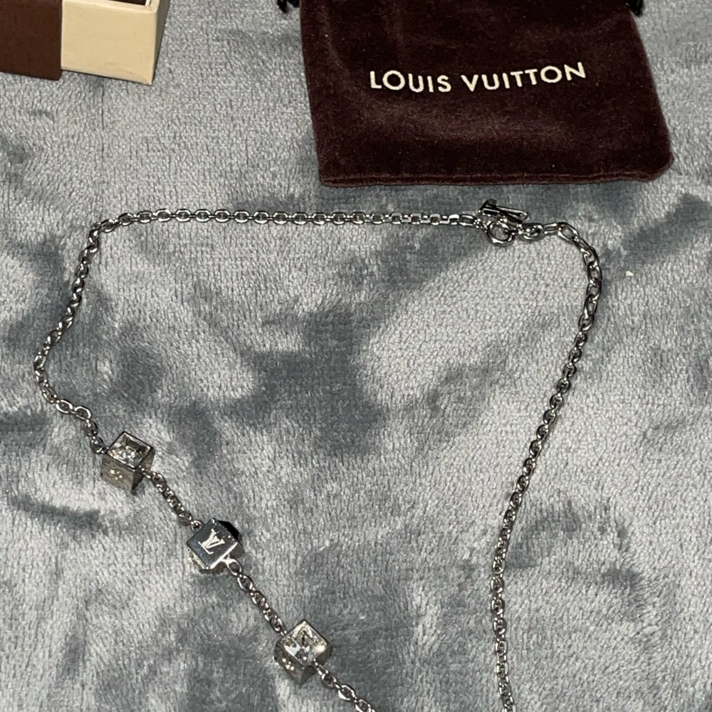Louis Vuitton necklace excellent condition - Picture 5 of 8